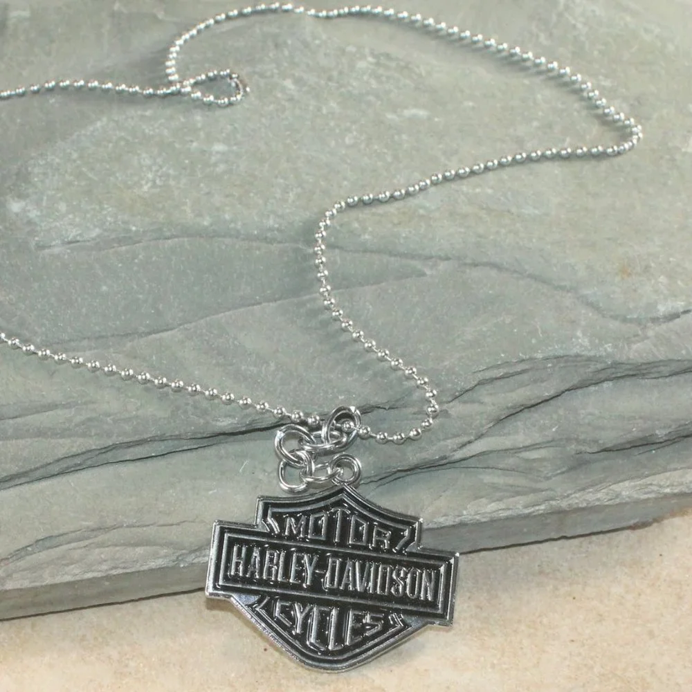 HARLEY DAVIDSON Bar and Shield Metal Penda…